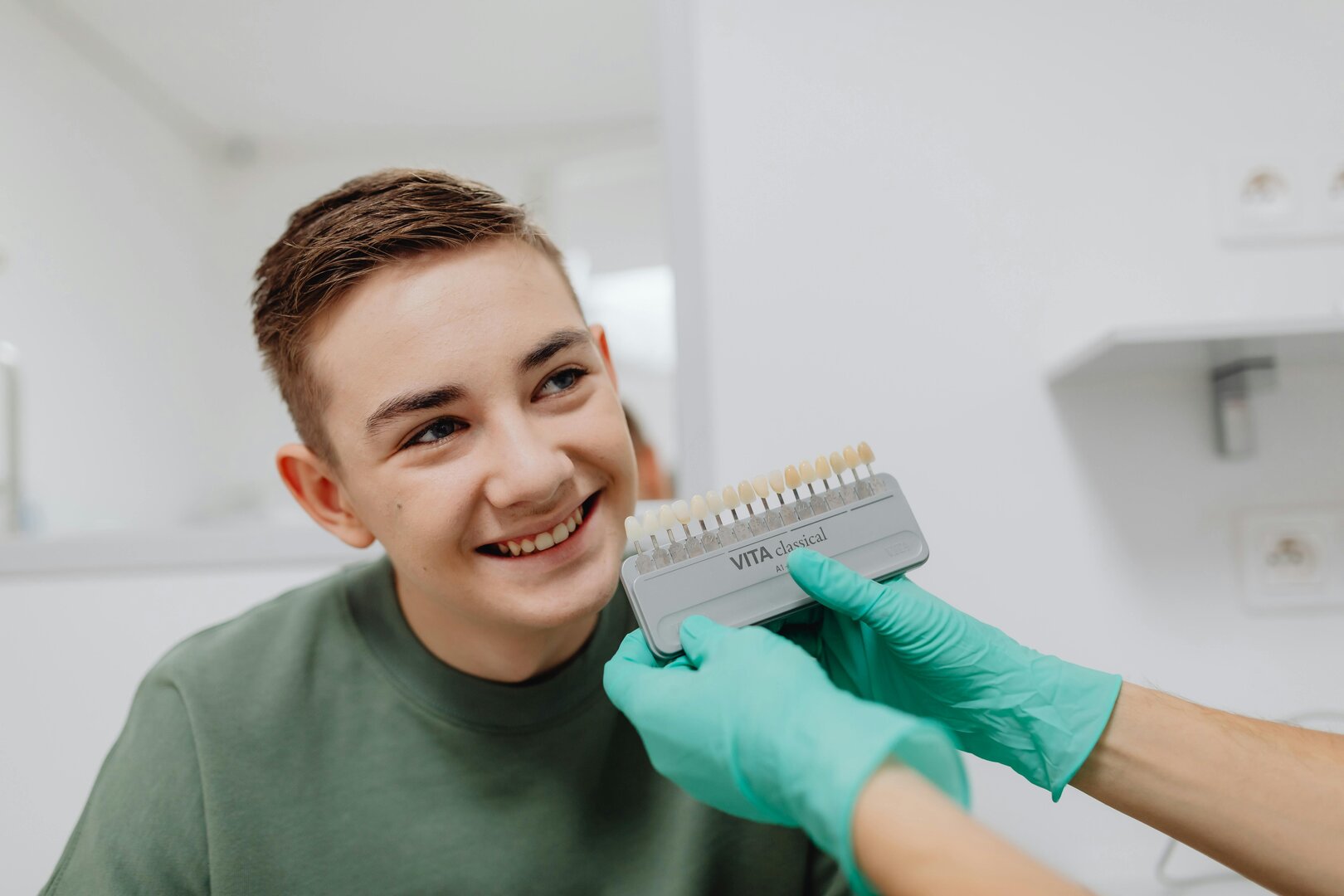 <h2 style="color:#0b3661;">Tratamientos que realzan tu sonrisa de forma natural</h2>